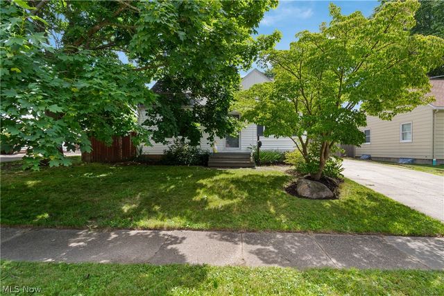 1513 10th Street, Cuyahoga Falls, OH 44221