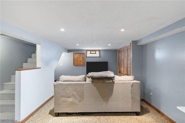 1513 10th Street, Cuyahoga Falls, OH 44221