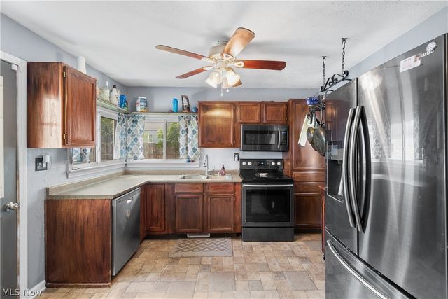 1513 10th Street, Cuyahoga Falls, OH 44221