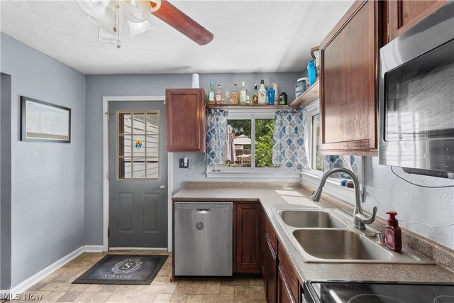1513 10th Street, Cuyahoga Falls, OH 44221