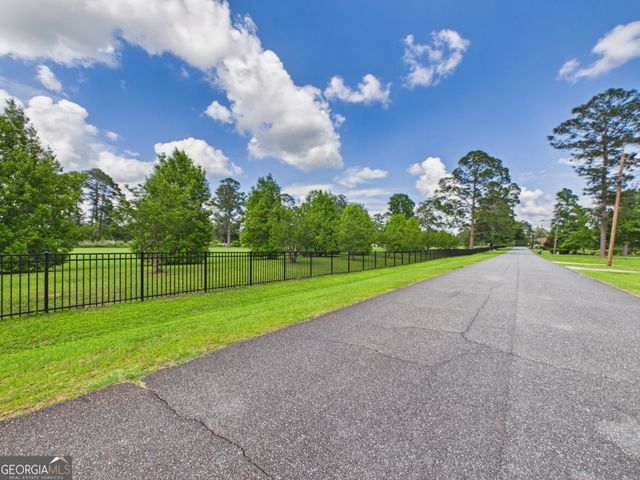 1011 Country Club Road, Perry, GA 31069