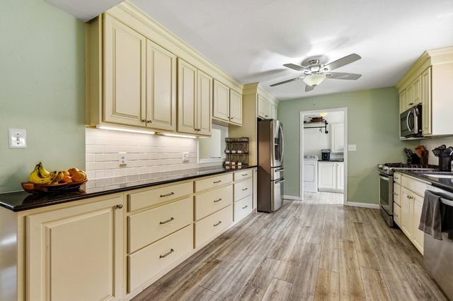 2400 Bay View Dr., Green Sea, SC 29545