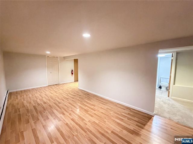 35 Dapp Court, Elmwood Park, NJ 07407