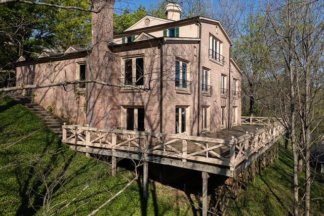205 Capital Heights Drive, Frankfort, KY 40601