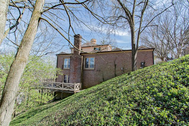 205 Capital Heights Drive, Frankfort, KY 40601