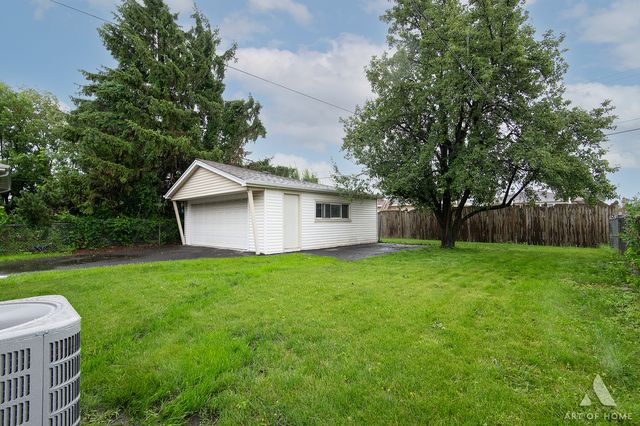 6127 W 79th Place, Burbank, IL 60459