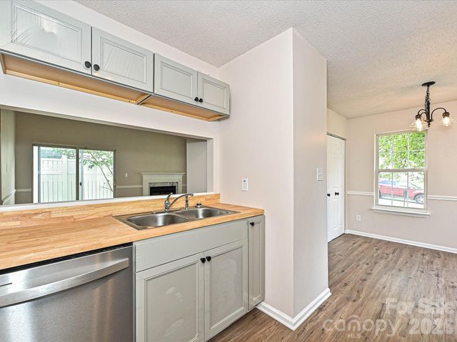 3629 Silver Ore Lane, Charlotte, NC 28216