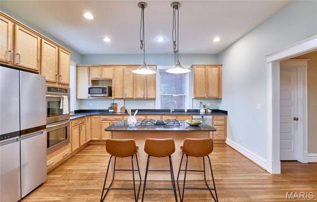 3863 Utah Place, St Louis, MO 63116