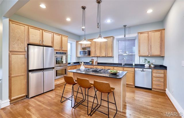 3863 Utah Place, St Louis, MO 63116