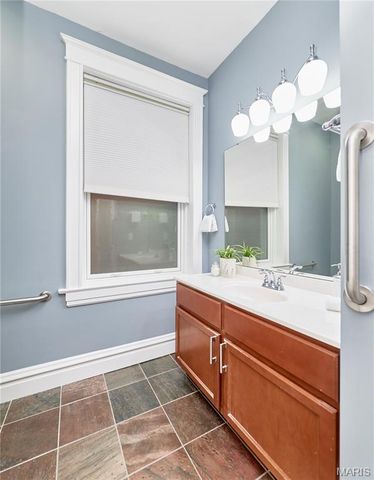 3863 Utah Place, St Louis, MO 63116