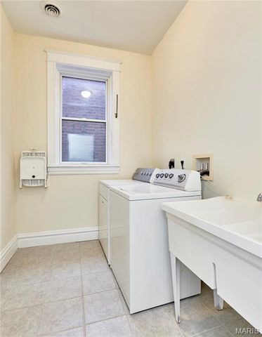3863 Utah Place, St Louis, MO 63116