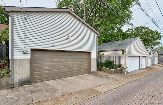 3863 Utah Place, St Louis, MO 63116