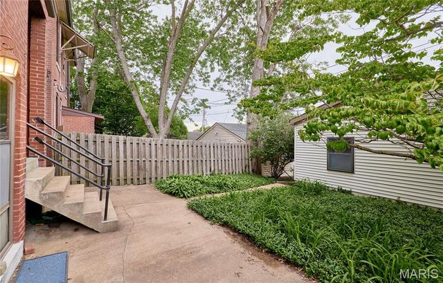 3863 Utah Place, St Louis, MO 63116