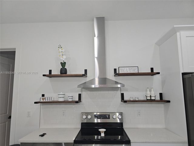 939 SENTINELA BLVD, Lehigh Acres, FL 33974