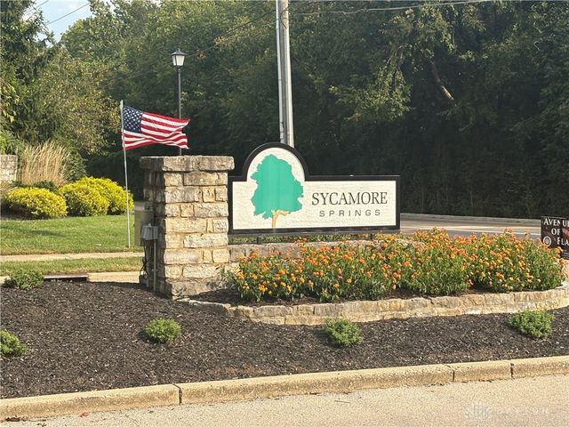 5 Sycamore Springs Drive, Springboro, OH 45066