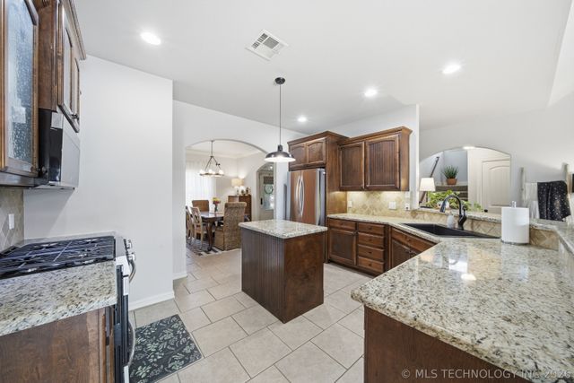 3236 E 146th Street S, Bixby, OK 74008