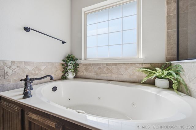 3236 E 146th Street S, Bixby, OK 74008