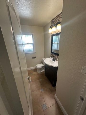 6053 Woodhaven Ave, Carmichael, CA 95608