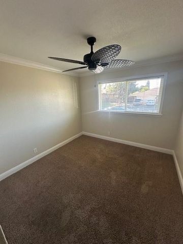 6053 Woodhaven Ave, Carmichael, CA 95608