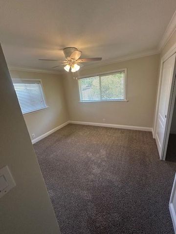 6053 Woodhaven Ave, Carmichael, CA 95608