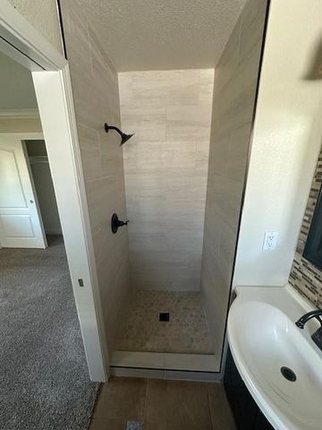 6053 Woodhaven Ave, Carmichael, CA 95608