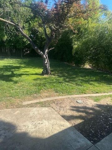 6053 Woodhaven Ave, Carmichael, CA 95608