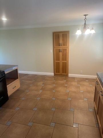 6053 Woodhaven Ave, Carmichael, CA 95608