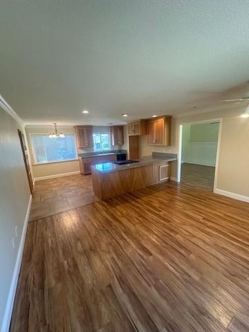 6053 Woodhaven Ave, Carmichael, CA 95608