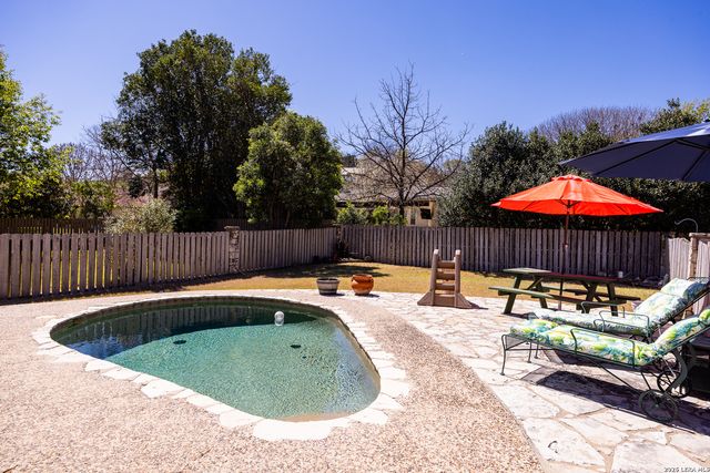 2329 Rock Creek, Kerrville, TX 78028