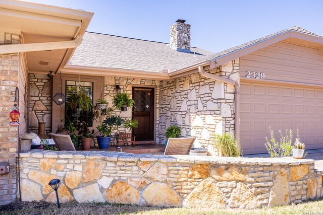 2329 Rock Creek, Kerrville, TX 78028