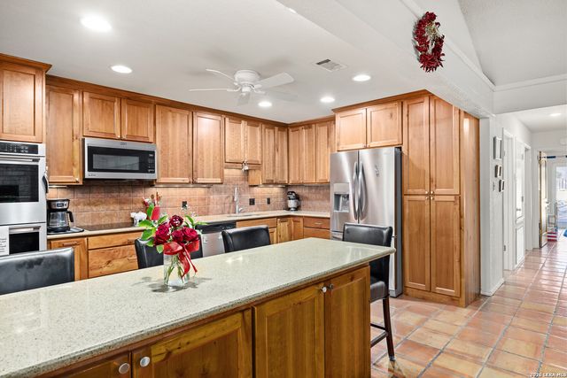 2329 Rock Creek, Kerrville, TX 78028