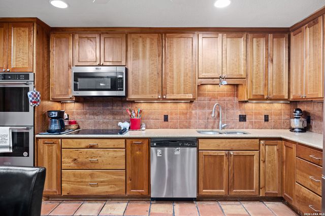 2329 Rock Creek, Kerrville, TX 78028