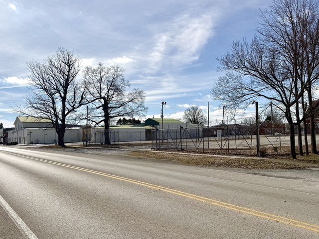 303 N Atlantic St, Tullahoma, TN 37388