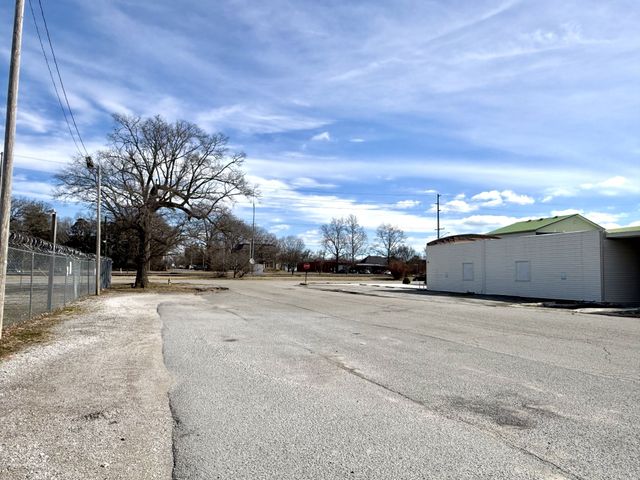 303 N Atlantic St, Tullahoma, TN 37388
