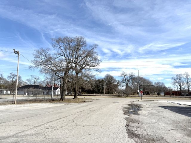 303 N Atlantic St, Tullahoma, TN 37388