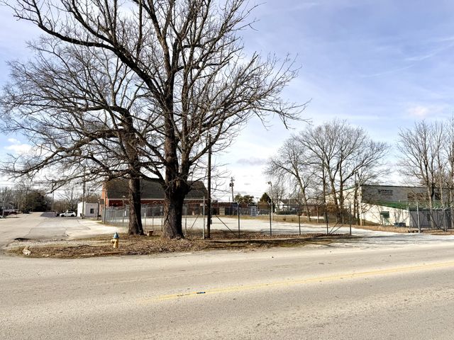 303 N Atlantic St, Tullahoma, TN 37388