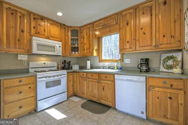 102 Addle Way, Ellijay, GA 30540