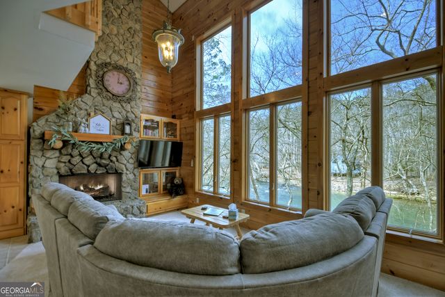 102 Addle Way, Ellijay, GA 30540