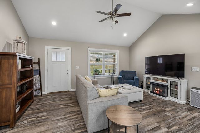 158 Old Babb Rd, Rocky Face, GA 30740