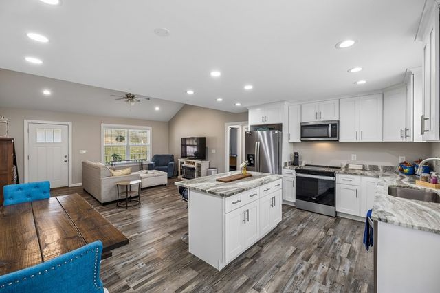 158 Old Babb Rd, Rocky Face, GA 30740