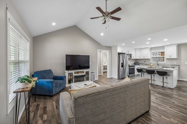 158 Old Babb Rd, Rocky Face, GA 30740