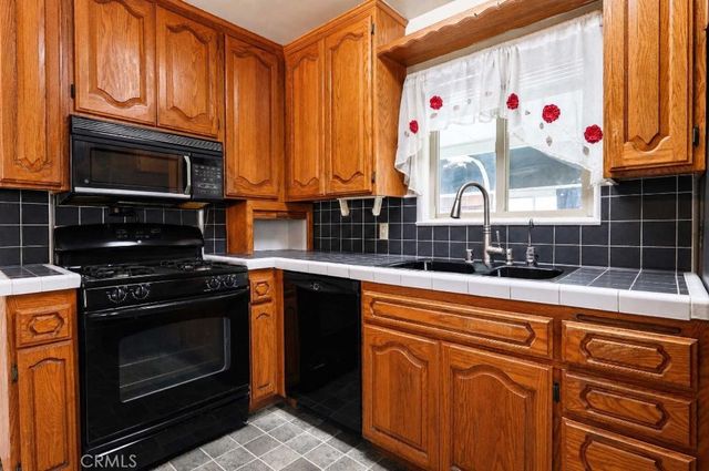 513 Newkirk, Fullerton, CA 92832