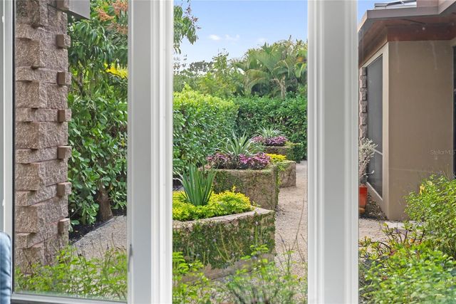 1804 N LAKE SHORE DRIVE, Sarasota, FL 34231