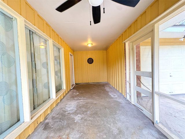 1702 Baylor Avenue, Bay City, TX 77414