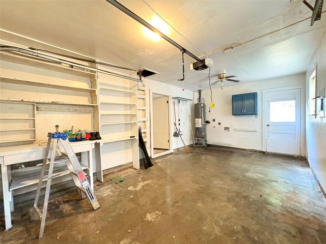 1702 Baylor Avenue, Bay City, TX 77414