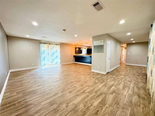 1702 Baylor Avenue, Bay City, TX 77414