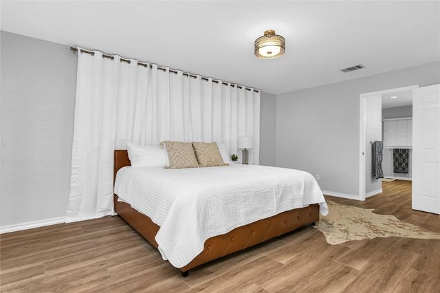 302 Timpanagos DR, Lakeway, TX 78734