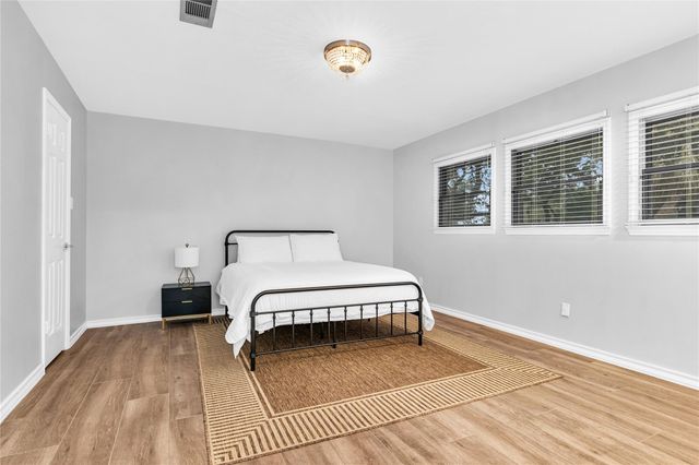 302 Timpanagos DR, Lakeway, TX 78734