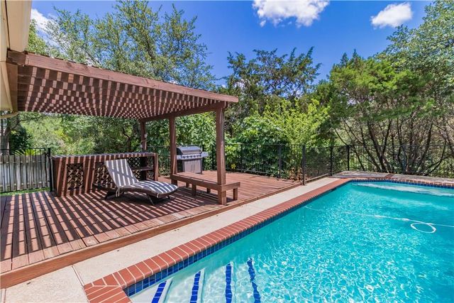 302 Timpanagos DR, Lakeway, TX 78734