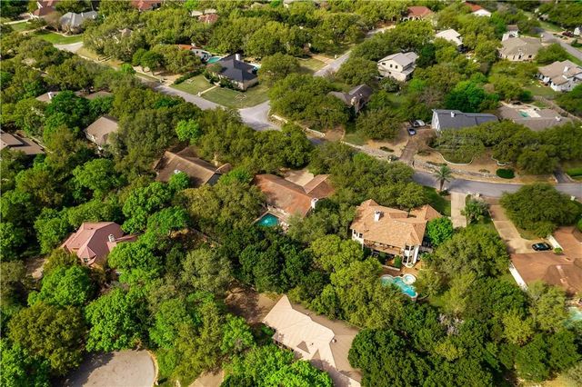 302 Timpanagos DR, Lakeway, TX 78734